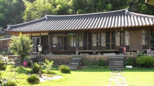 Hail-myeon House | Goseong Choi Pilgan`s Old House