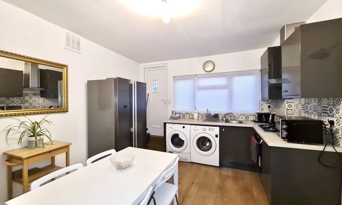 Ashford Apartment | Grace Apartments - Living Stone 2