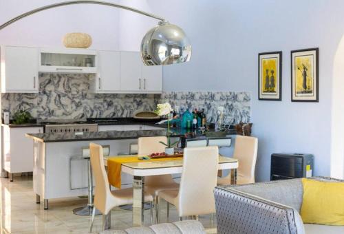 Universitas House | Grace @ Rayton