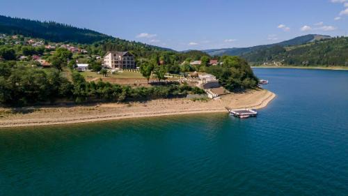 Chiriteni Hotel | Gradinile Romane