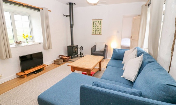 Looe Cottage | Granary - 17th century converted cottage