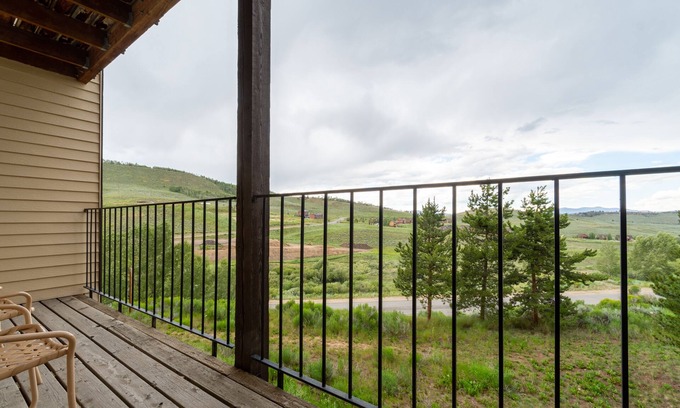 Silvercreek Condo | Granby Condo with Private Hot Tub