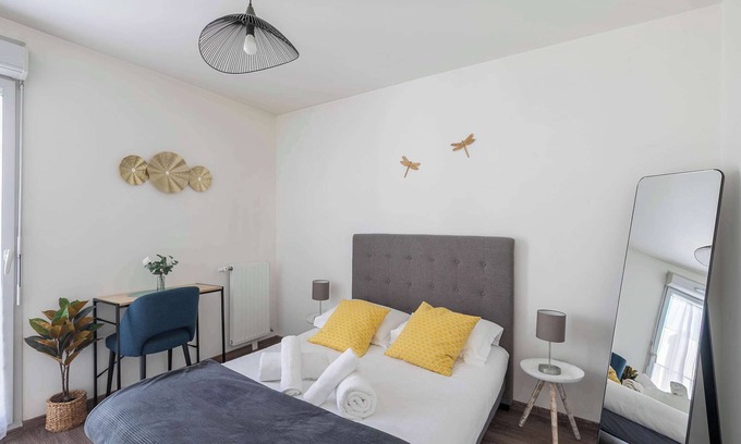 Pantin Apartment | Grand 2P Lumineux, Cosy et au Calme proche Paris !