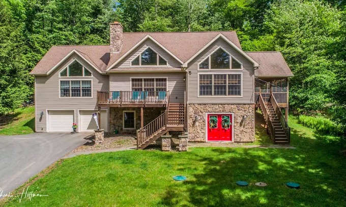 Aldenville House | Grand 4 BR Lake Alden Home Near Honesdale