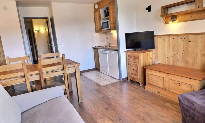 La Perriere Apartment | Grand Bois A Residence - CONFORTABLE 2 PARTS, SKIS TO PIEDS AND NEAR TRADE