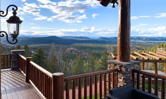 Mammoth Creek House | Grand Elk Lodge - Private Deluxe Retreat with 5 BR 5 Bath - Sleeps max 12 -