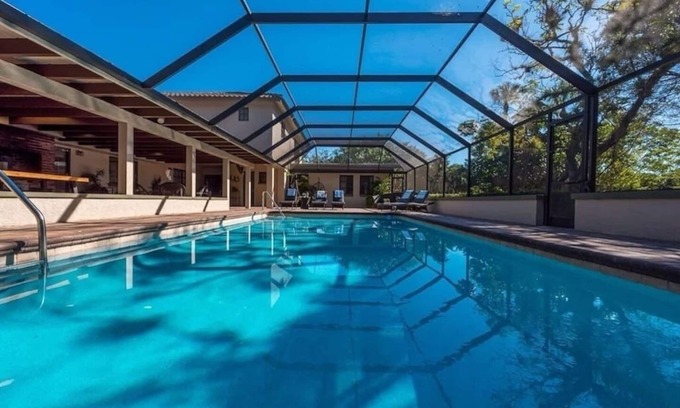 West Palm Beach House | Grand Hacienda Sleeps 32 Celebrate Together