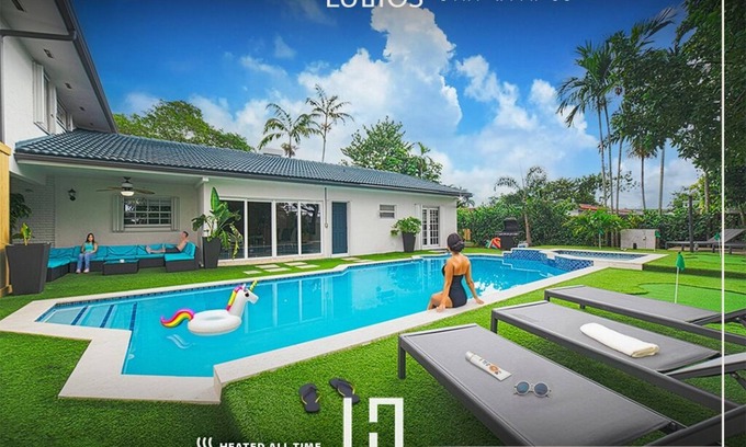 Palmetto Estates House | Grand Retreat: Jacuzzi, Pool, Games, BB Court, Jacuzzi,