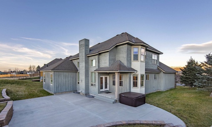Driggs House | Grand Tetons/Yellowstone/Targhee/Spacious 4BR in Driggs/Location!/HotTub!/Games!