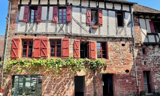 Meyssac House | Grande Maison pour 8 personnes - Bourg de Meyssac