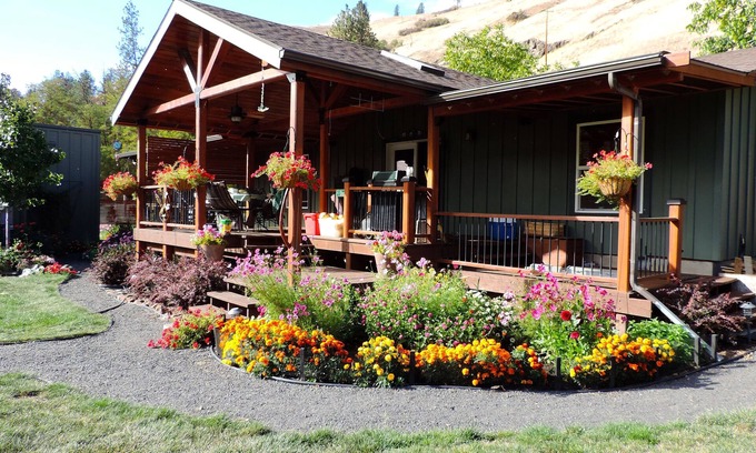 Troy House | Grande Ronde vacation rentals