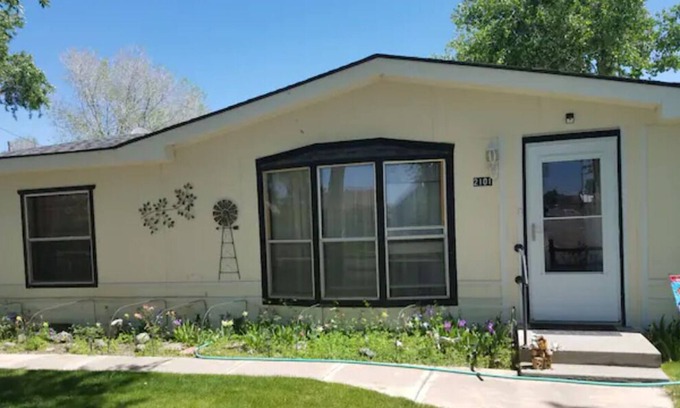 Alamosa House | Grandma's House: 3bed/2bath near ASU #1421