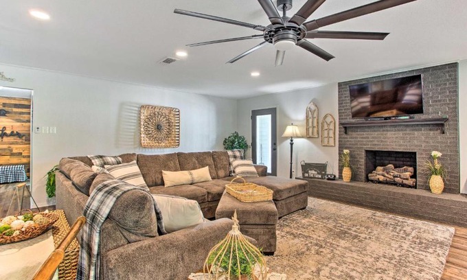 Sulphur Bluff House | Grans Getaway - Peaceful Texas Retreat