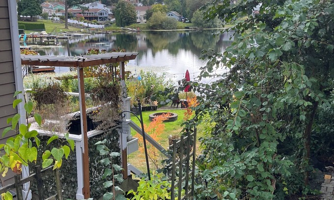 Picnic Point-North Lynnwood House | Gray Door at Lake Serene