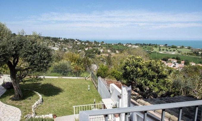 Villaggio Taunus Apartment | Grazioso Bilocale a 5 minuti da Numana