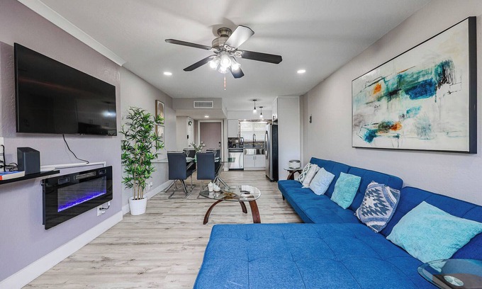 South Scottsdale Apartment | Great 1BR Apt W/Pool next Fashion Sq Mall & Bars