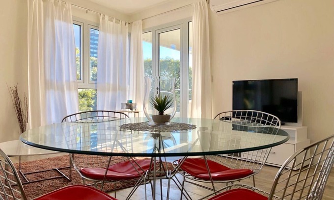 Olivos Apartment | Great apartment with an amazing river view on a great location