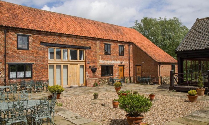 Fakenham House | Great Barn