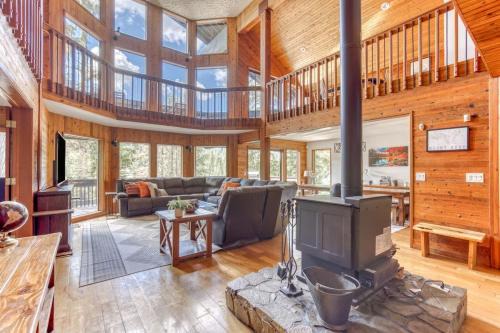 Government Camp Ski Chalet | Great Blue Lodge - Spacious Ski Lodge, Hot Tub, Sauna, Game Room & More