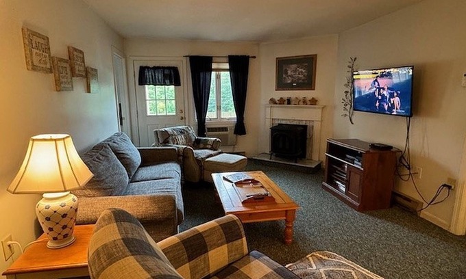 Lincoln House | Great family vacation condo with views of the mountains and access to the full
