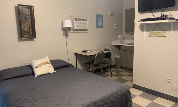 Cassville Cabin | Great for Fisherman-Cabin 13