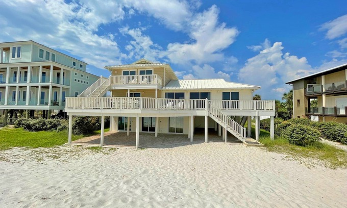 Villa Primera House | Great Gulf Front Family Home! Perfect for intimate weddings too!