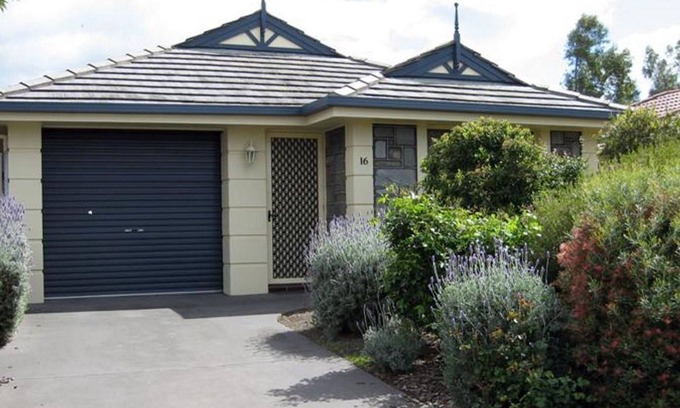 Encounter Bay House | Great Home Close to Encounter Lakes Beach