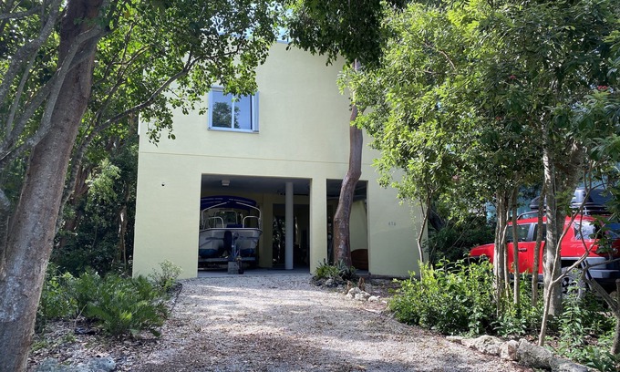 Tavernier House | Great house at walking distance from the ocean. Key Largo-Tavernier.
