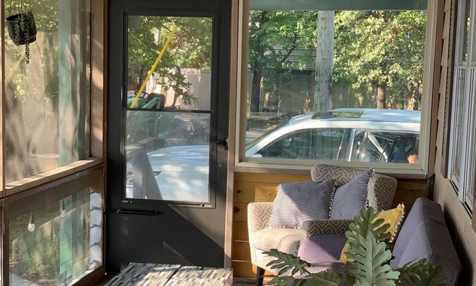 Hoyt House | GREAT LAKE FRONT HOUSE WITH DOCK ON EUFAULA