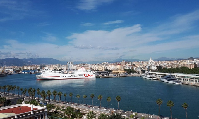 Malaga Apartment | Great location refurbished apar