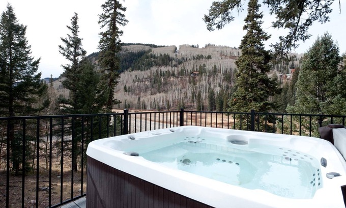 Purgatory House | Great Outdoor Space/Views/Hot Tub/Pet Friendly/Across from Purgatory