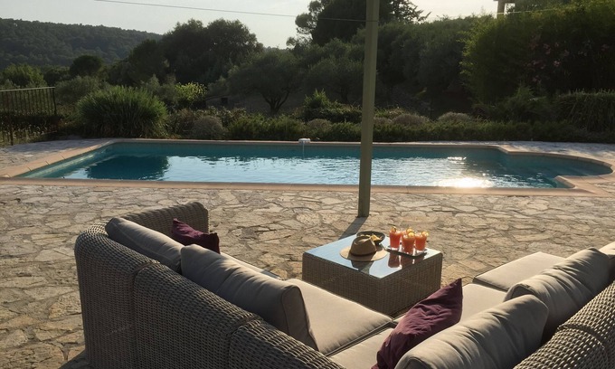 Lorgues Villa | Great villa with private pool, air conditioning and walking distance to downtown.