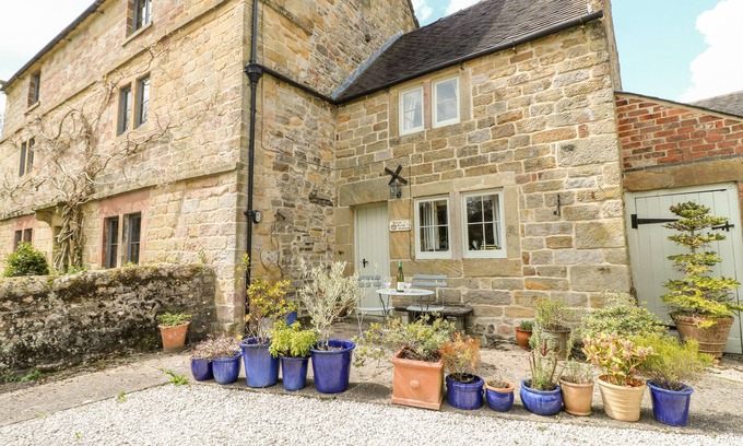 Carsington Cottage | GREEN FARM COTTAGE, romantic, character holiday cottage in Hognaston