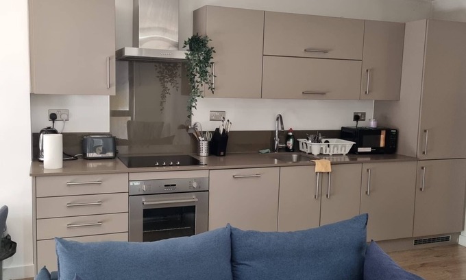 Newham Apartment | Green street view