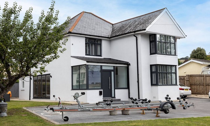 Bishopsteignton Ski Chalet | Greenacre - close to beaches with hydropool spa