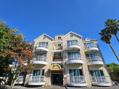 Jungmun House | Greenside Pension