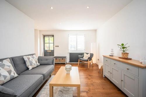 Eltham West House | Greenwich House 10 mins to O2 - Free Parking Pass the Keys