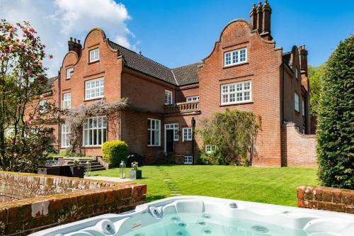 Aldborough House | Gresham Hall - Norfolk Cottage Agency
