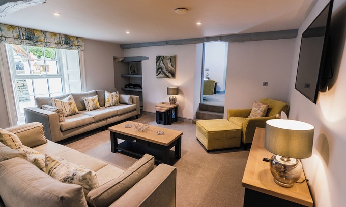 Keswick House | GRETA HOUSE, pet friendly, character holiday cottage in Keswick