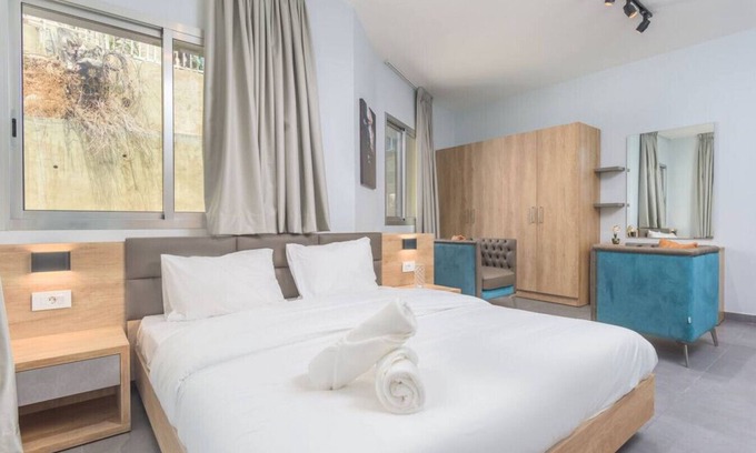 Duhur ash Shuwayr Apartment | Grey 305: Modern 2-Bedroom Apartment in Awkar