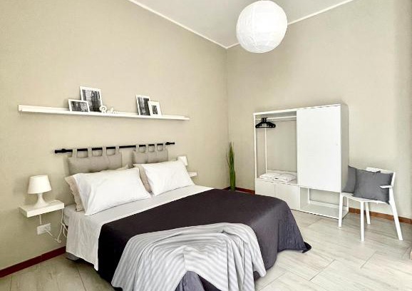 Caiazzo Apartment | Grey Apartment