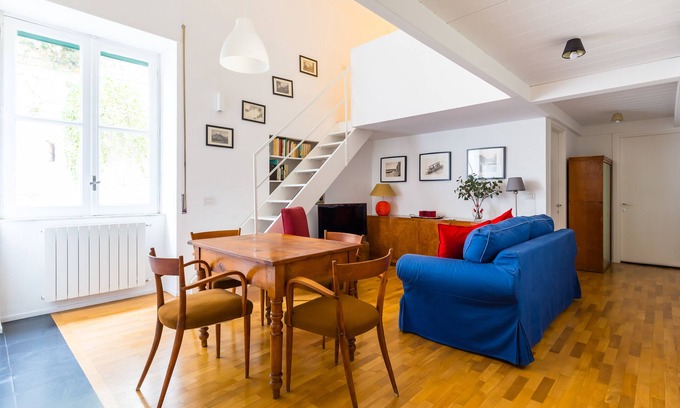 Vomero Apartment | Grifeo- Quiet Flat on Panoramic Route