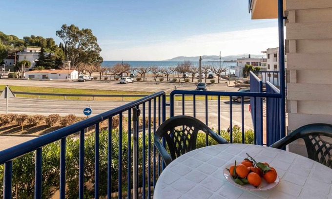 Llanca Apartment | Grifeu 17 Apartamento al lado de la playa