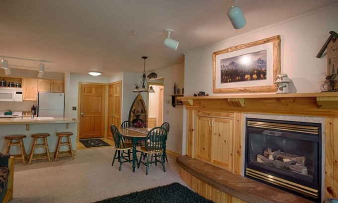 Driggs Condo | Grizzly Bear Den: Near Targhee, Sleeps 6, Hot Tub