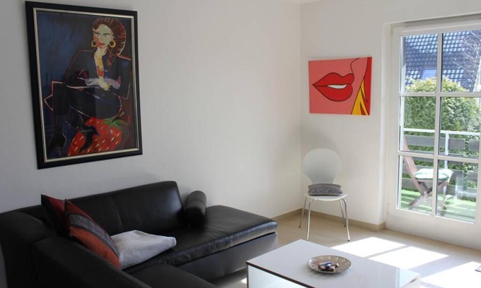 Roesrath Apartment | Große Wohnung 20 km von Köln bis zu 17 Personen