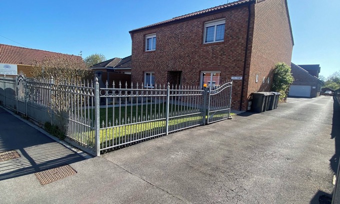 Saint-Amand-les-Eaux Apartment | Ground-floor studio 2.5kms from town center, shops and casino.