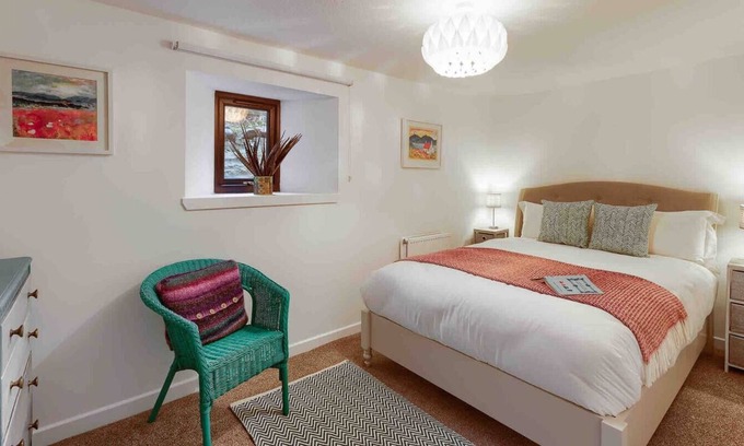 Crieff Apartment | Ground floor apartment w/large enclosed garden