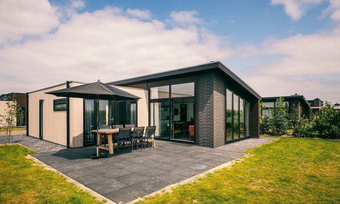 Herkingen Cottage | Ground floor bungalow for 7 persons