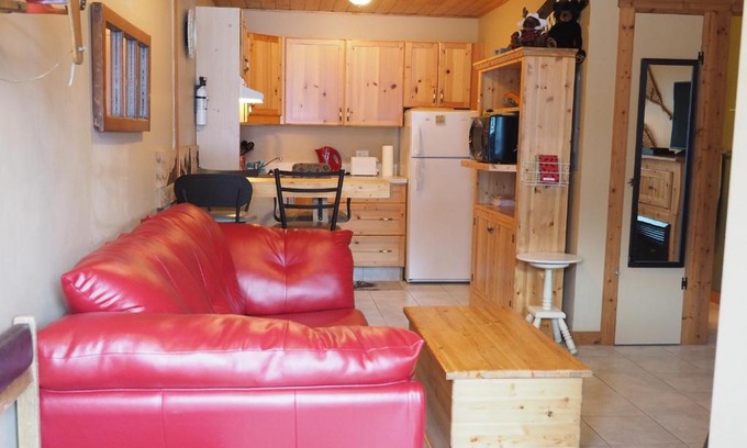 Okanagan-Similkameen Apartment | Ground Floor Cub Manor Studio Condo