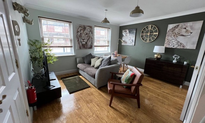 Hereford Apartment | Ground Floor-FreeParking-Central